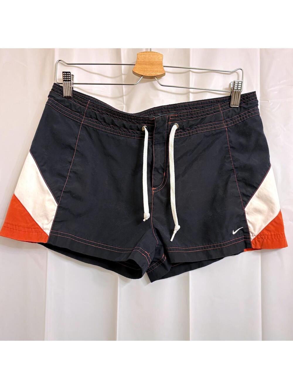 Nike Women's Shorts Medium M (8-10) Blue 2" Inseam